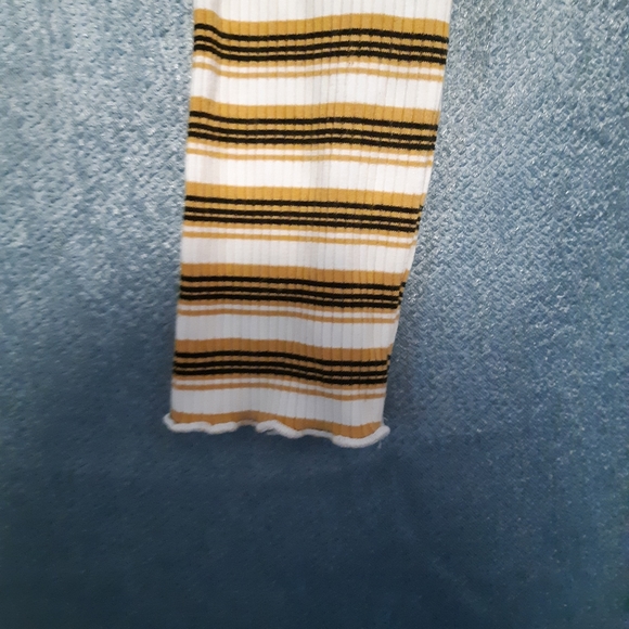 Off shoulder crop - Picture 3 of 3